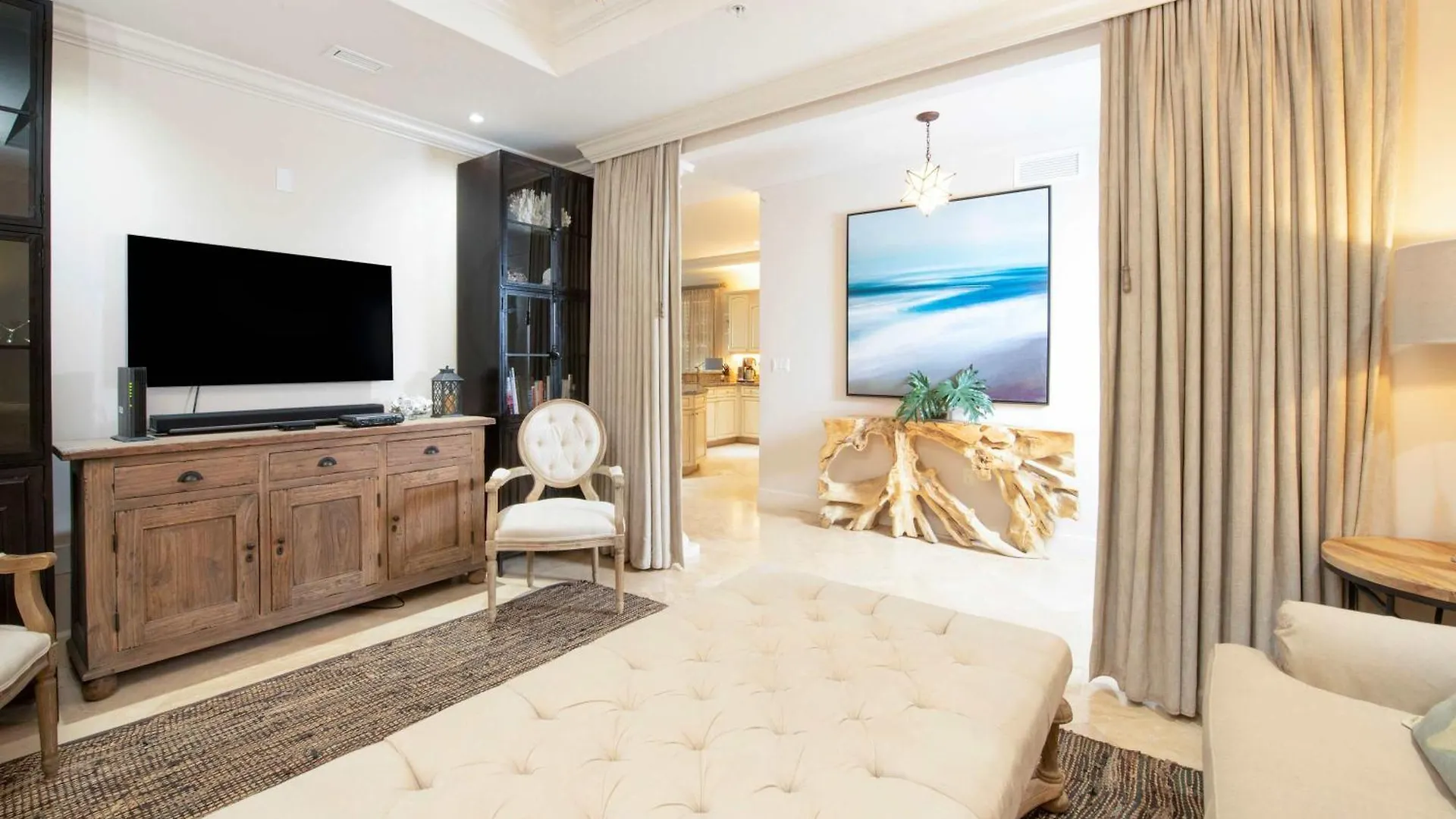 Seabreeze 8 - Luxury 4-Bedroom On Dog City Daire