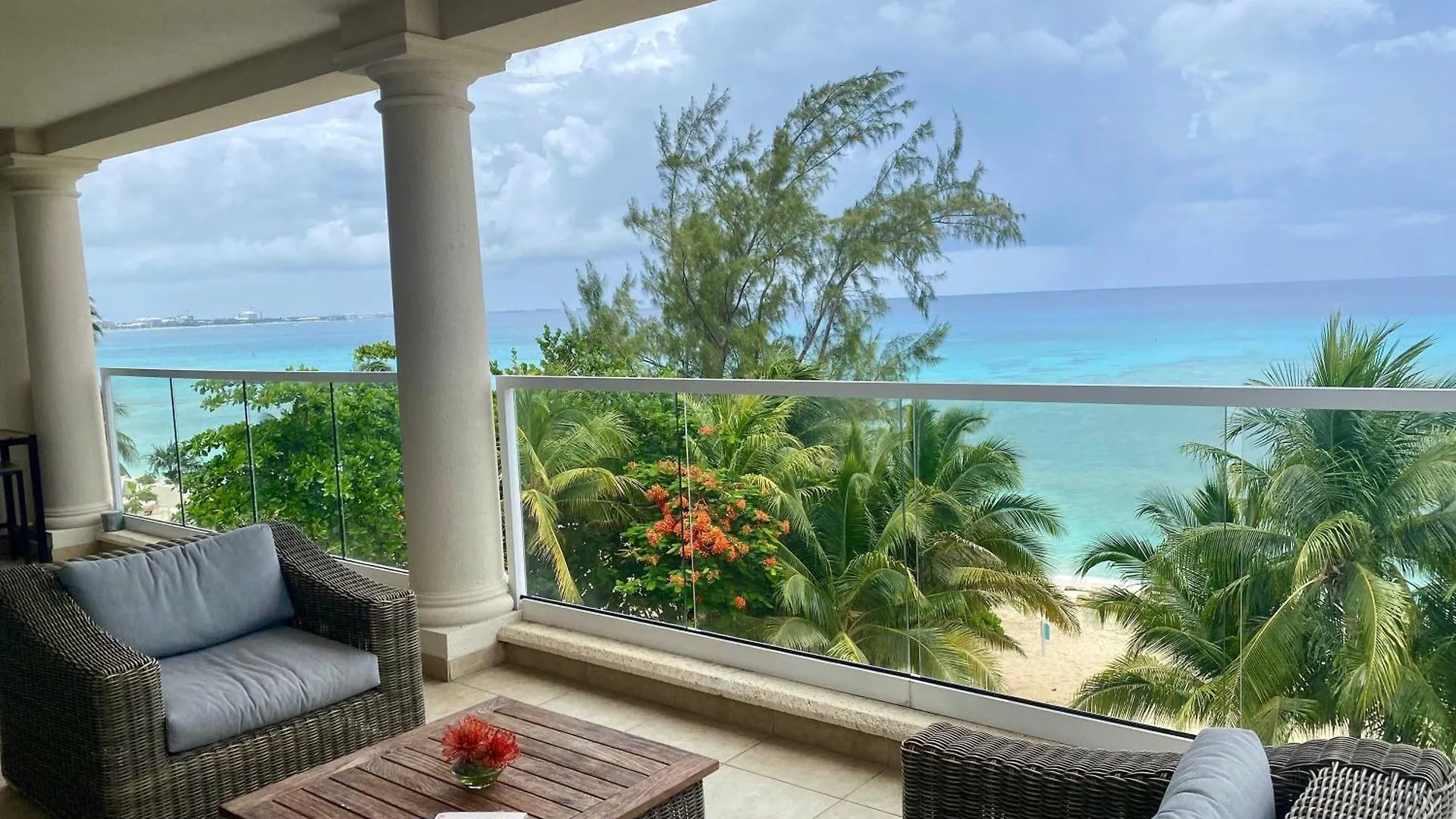 Daire Seabreeze 8 - Luxury 4-Bedroom On Dog City
